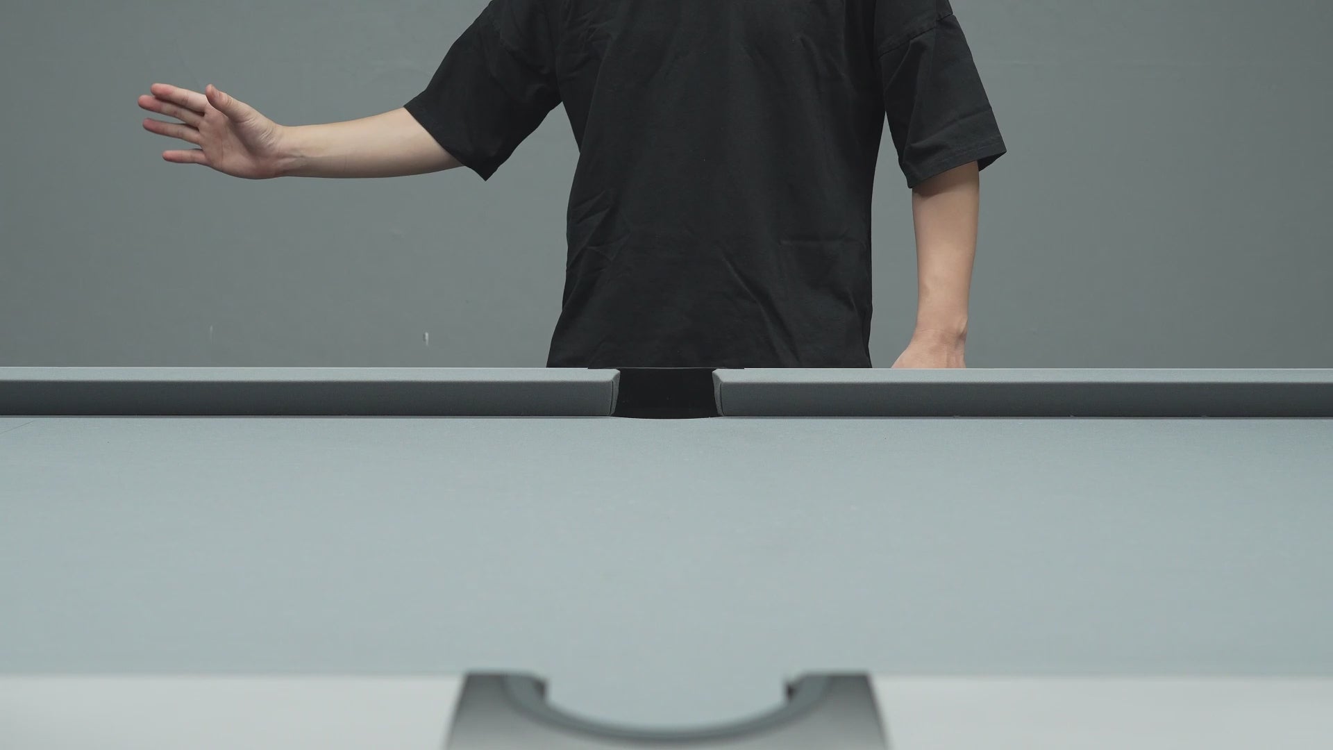 Load video: EVO CROWN POOL CUE - ROYAL BLACK - BLACK LEATHER WRAP